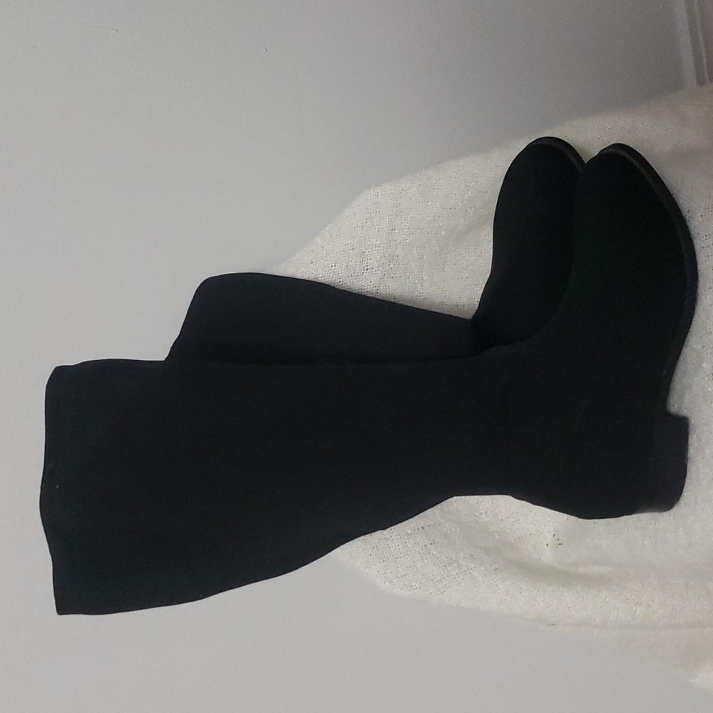 NWOB Torrid 10W black tall boot